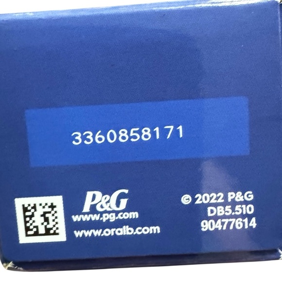 Oral-B PRO 100 3D White Battery Toothbrush New in Box with Brush Head & Batterie - Picture 5 of 14